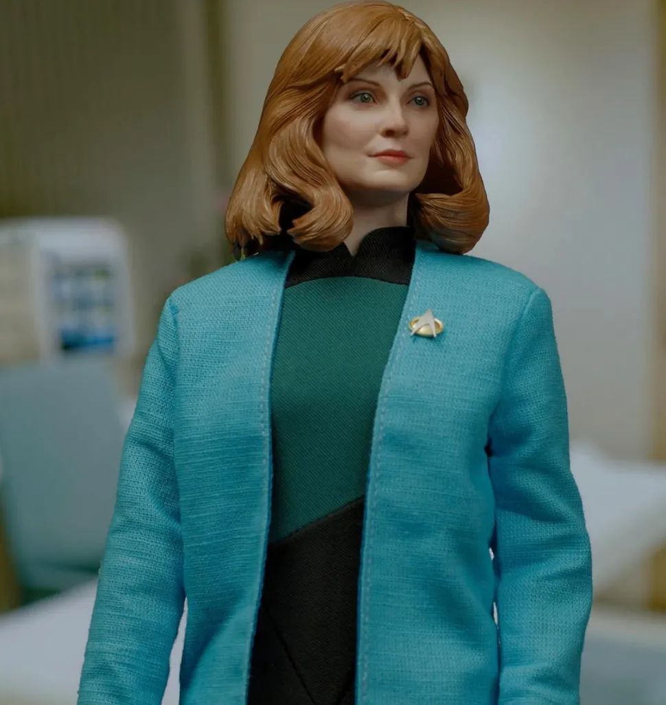 Star Trek: The Next Generation - Dr. Beverly Crusher (Standard Edition) 1/6th Scale Action Figure