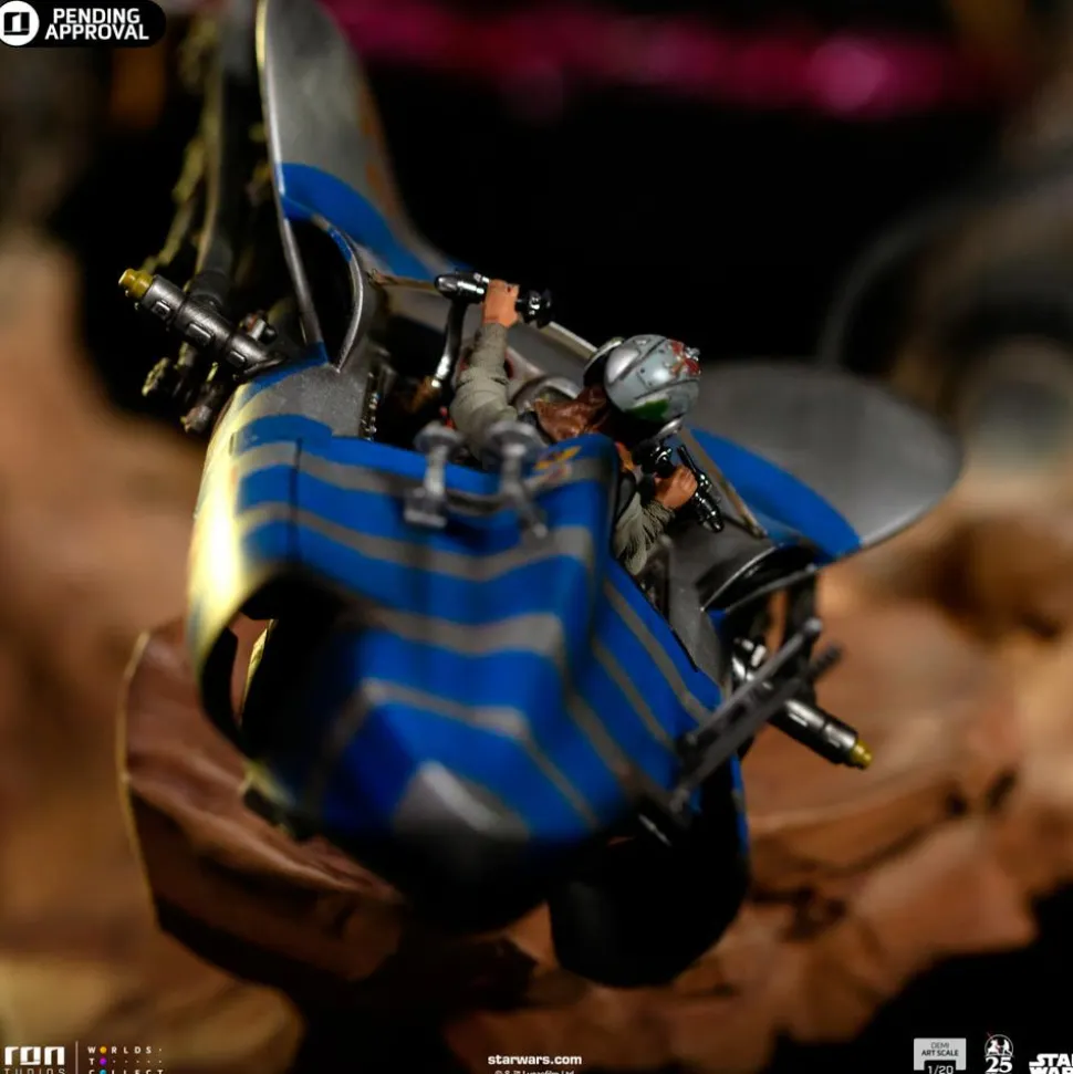 Star Wars Episode I: The Phantom Menace - Anakin's Pod Racer 1/20th Scale Diorama Statue