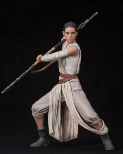 Star Wars Episode VII: The Force Awakens - Rey & Finn ArtFX 1/10th Scale Pre-Painted Model Kit Statue (2-Pack)