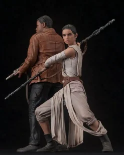 Star Wars Episode VII: The Force Awakens - Rey & Finn ArtFX 1/10th Scale Pre-Painted Model Kit Statue (2-Pack)
