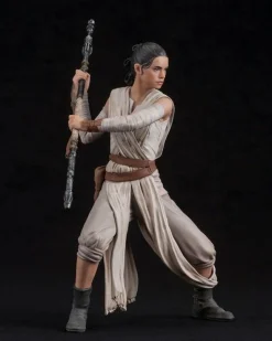 Star Wars Episode VII: The Force Awakens - Rey & Finn ArtFX 1/10th Scale Pre-Painted Model Kit Statue (2-Pack)