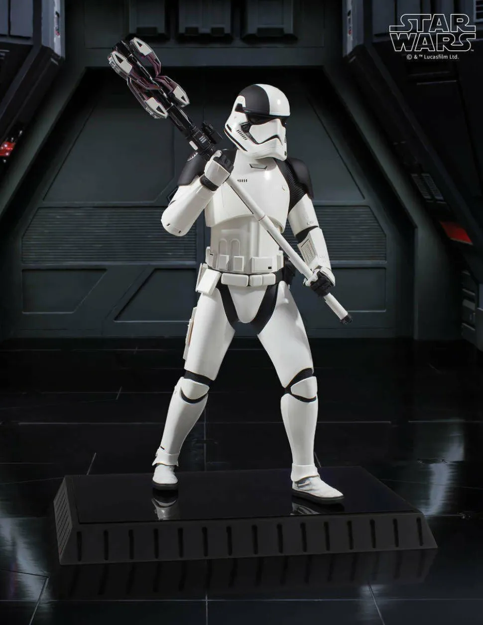 Star Wars Episode VIII: The Last Jedi - Executioner Trooper 1/6th Scale Statue