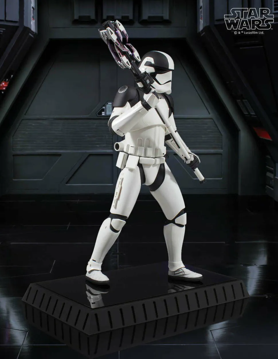 Star Wars Episode VIII: The Last Jedi - Executioner Trooper 1/6th Scale Statue