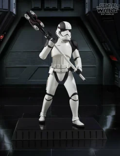 Star Wars Episode VIII: The Last Jedi - Executioner Trooper 1/6th Scale Statue
