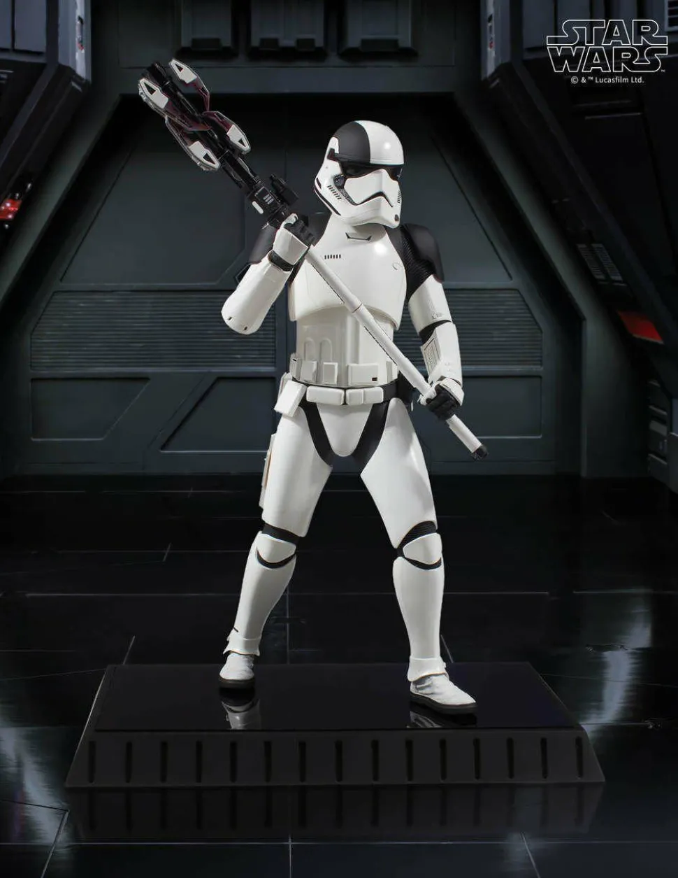 Star Wars Episode VIII: The Last Jedi - Executioner Trooper 1/6th Scale Statue