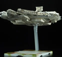 Star Wars Episode VIII: The Last Jedi - Millennium Falcon 1/144 Scale Vehicle Replica Model Kit