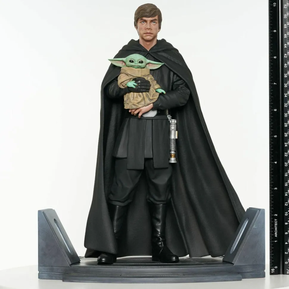 Star Wars: The Mandalorian - Luke Skywalker & Grogu Premier Collection 10” Statue