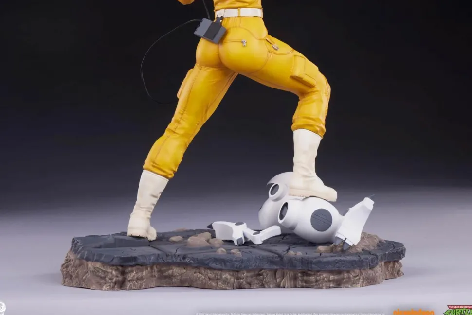 Teenage Mutant Ninja Turtles (1987) - April O'Neil 1/4 Scale Statue