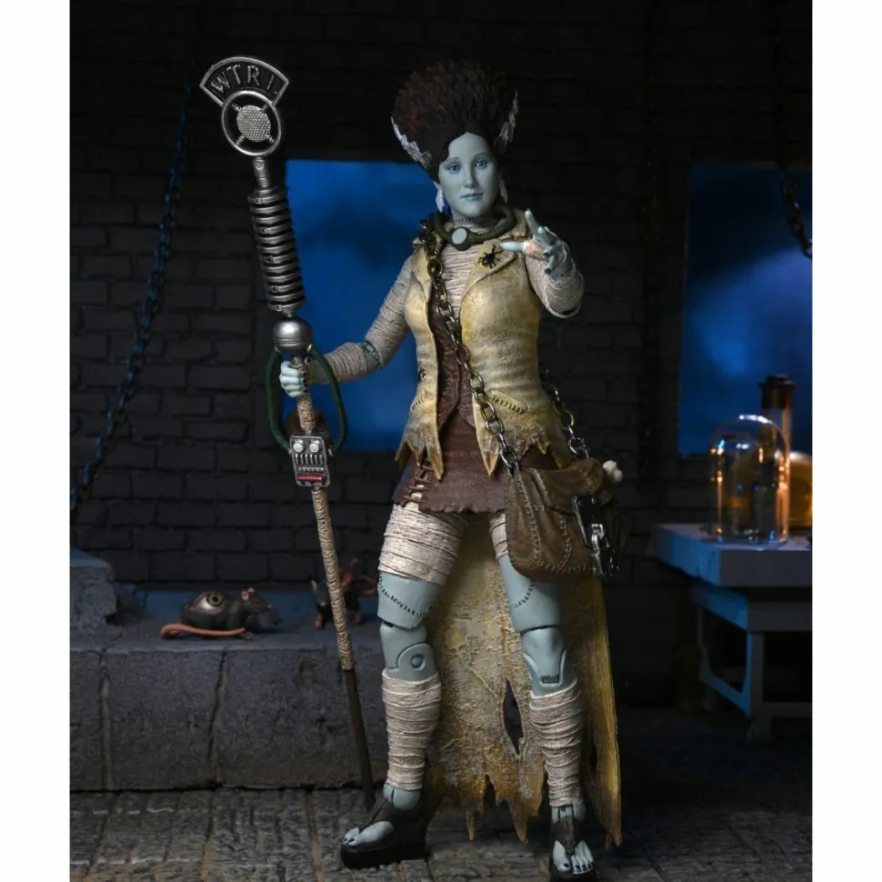 Teenage Mutant Ninja Turtles x Universal Monsters - April O'Neil as The Bride of Frankenstein Ultimate 7" Scale Action Figure