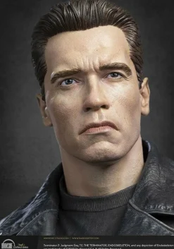 Terminator 2: Judgment Day - T-800 1/3 Scale Statue