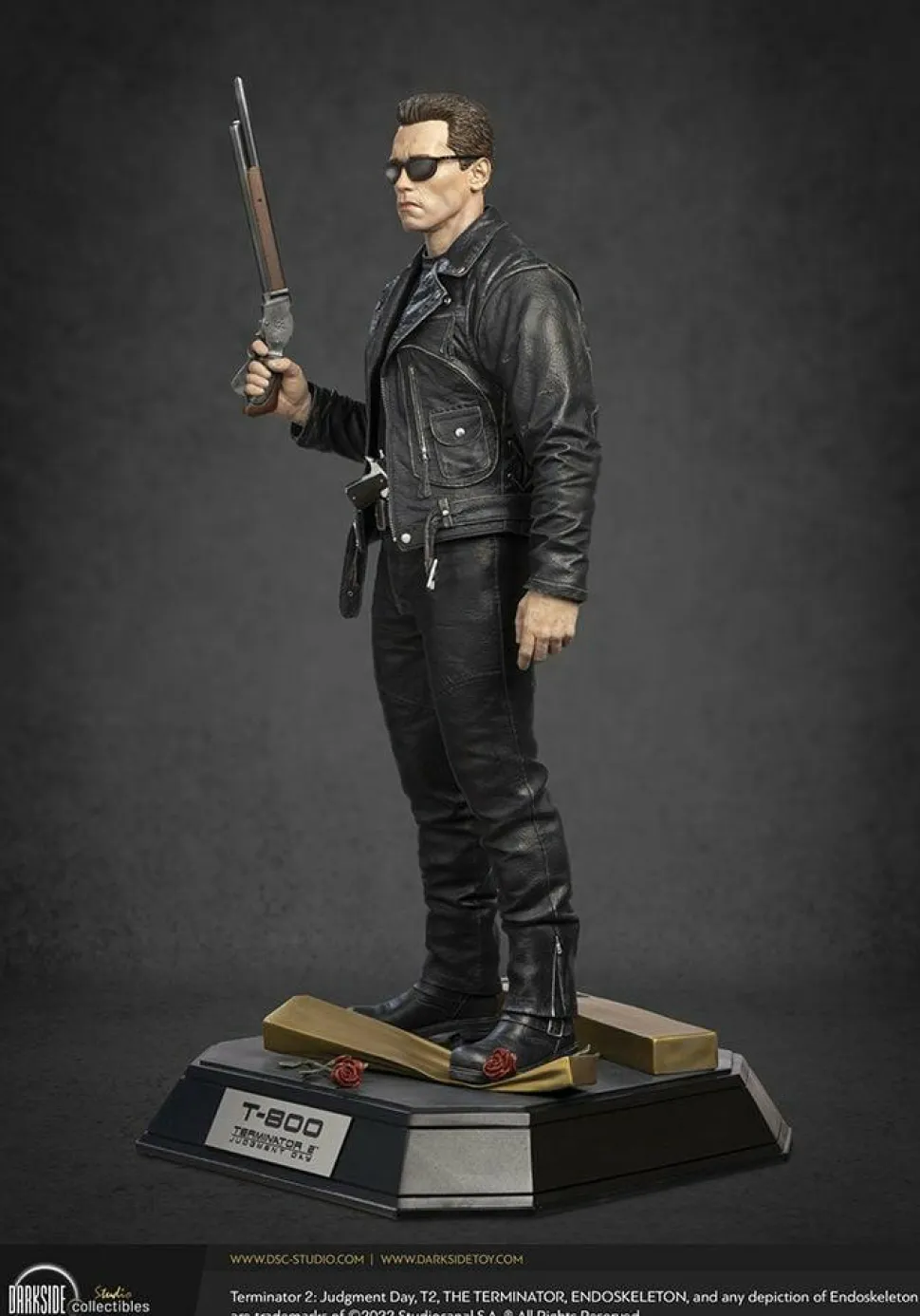 Terminator 2: Judgment Day - T-800 1/3 Scale Statue