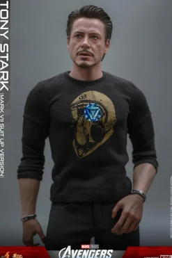 The Avengers - Tony Stark with Mark VII Suit 1/6th Scale Hot Toys Action Figure