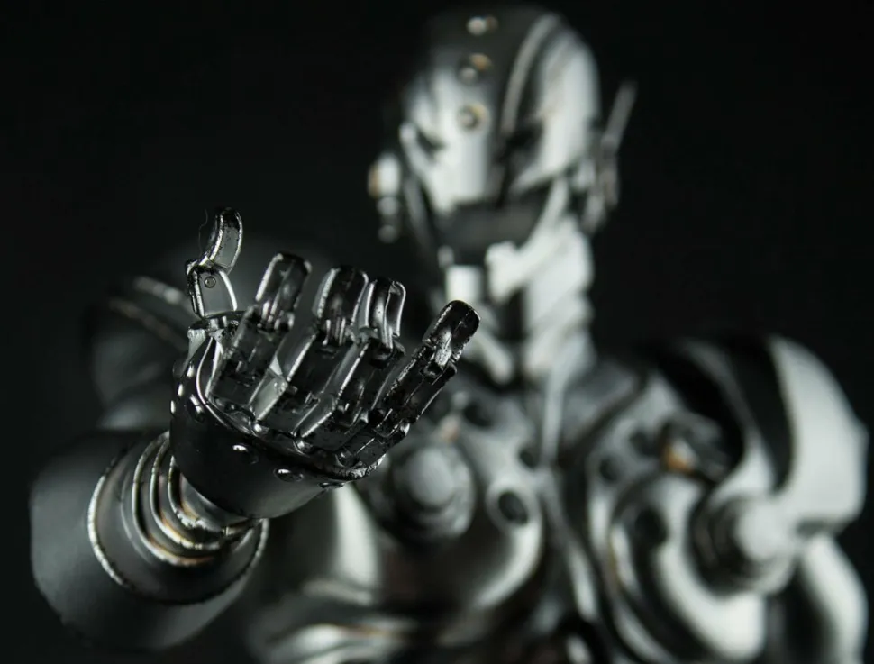 The Avengers - Ultron 1/6th Scale Action Figure