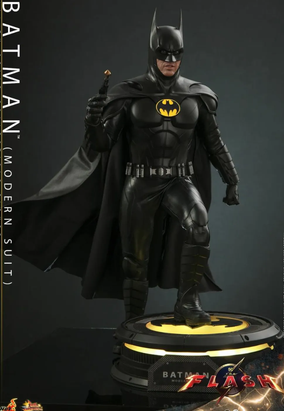 The Flash (2023) - Batman (Modern Suit) 1/6th Scale Hot Toys Action Figure