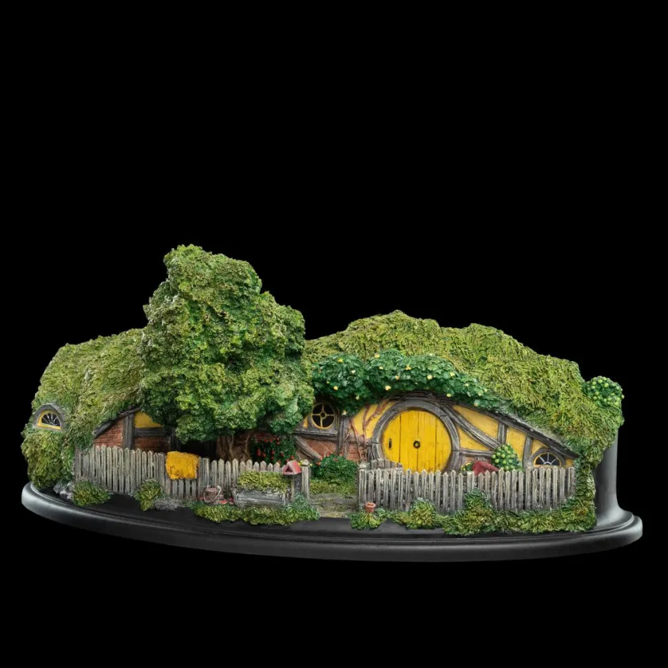 The Hobbit - #25 Gandalf's Cutting Hobbit Hole 7" Diorama Statue