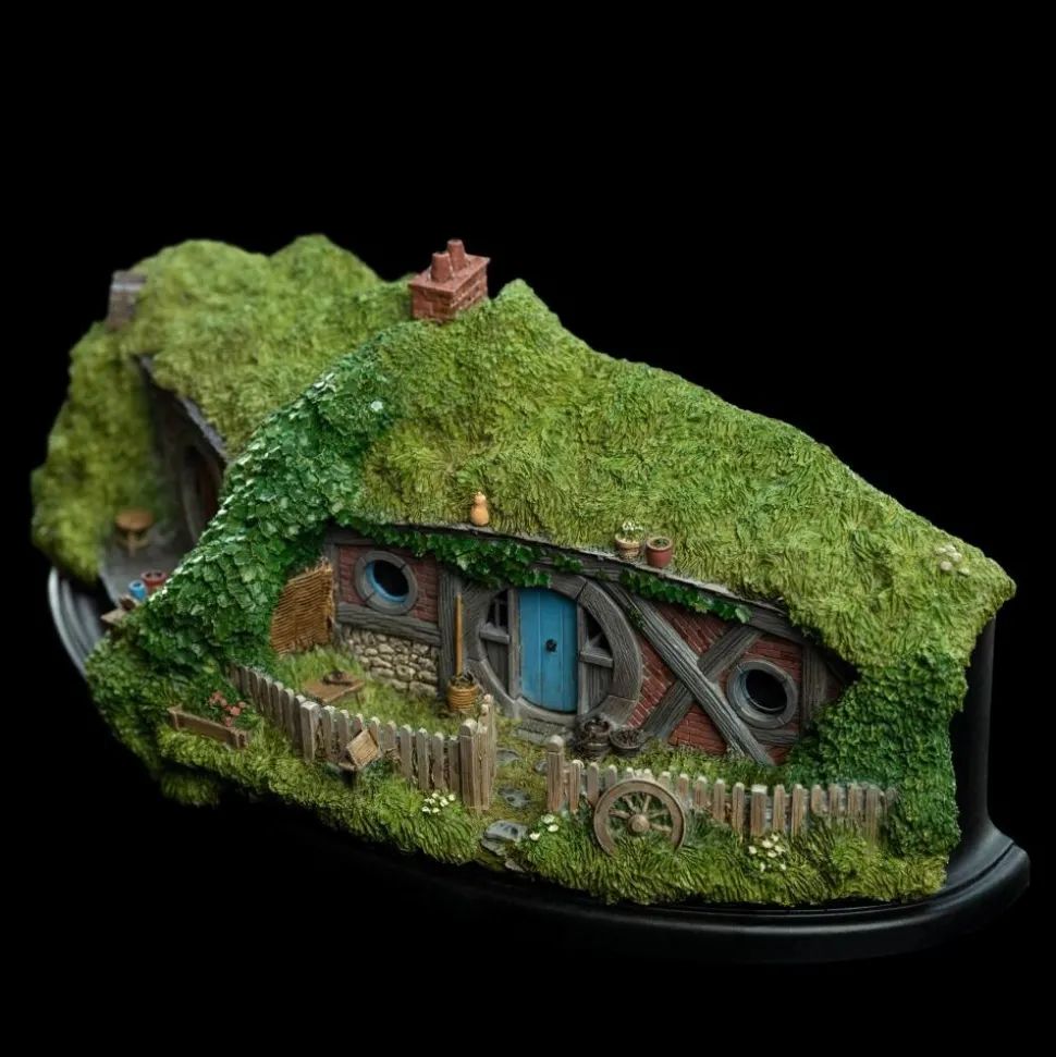 The Hobbit - 24 Gandalf's Cutting Hobbit Hole 3" Diorama Statue