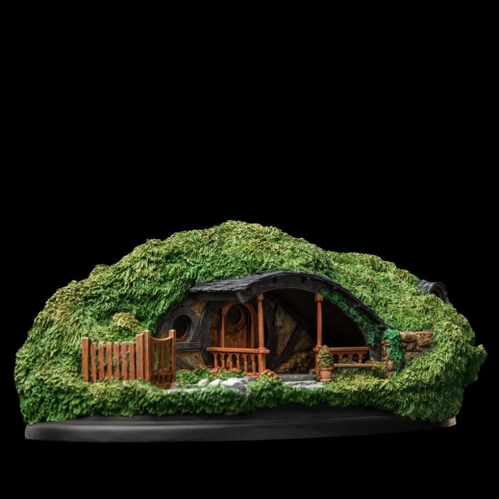 The Hobbit - 39 Low Road Hobbit Hole 3" Diorama Statue