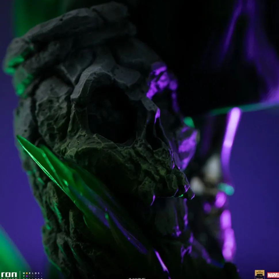 The Infinity Gauntlet - Doctor Doom Deluxe Edition 1/10th Scale Statue