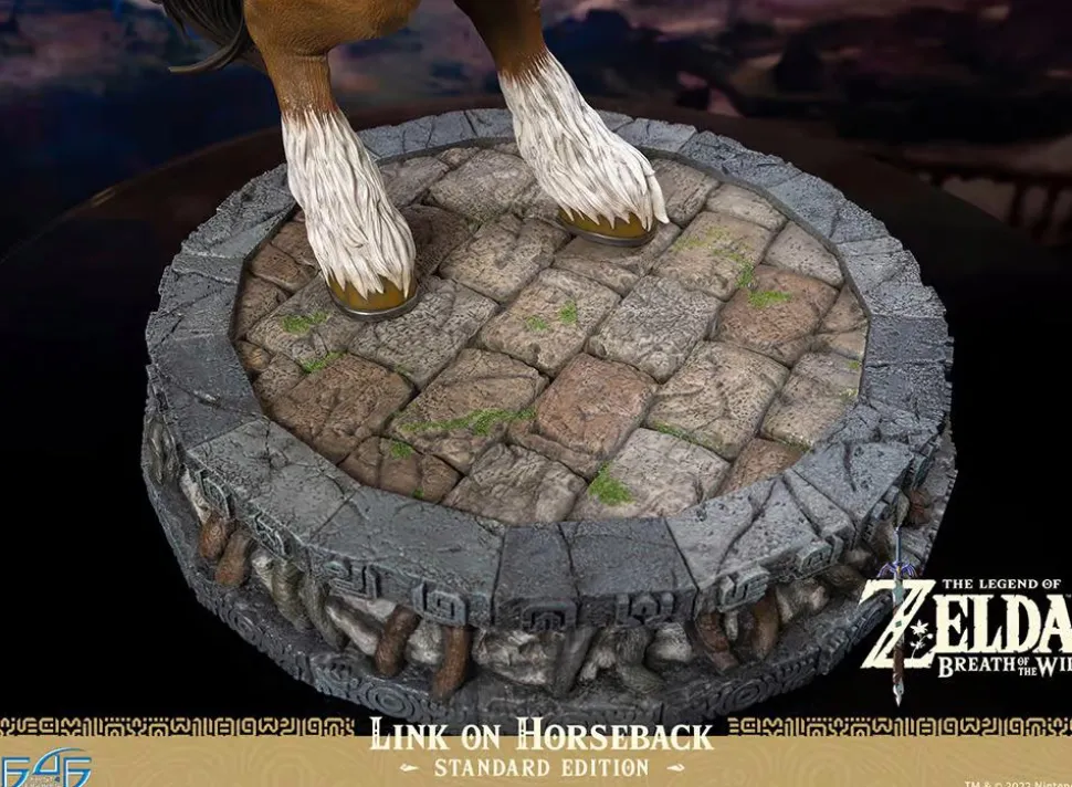 The Legend of Zelda: Breath of the Wild - Link on Horseback 22” Statue