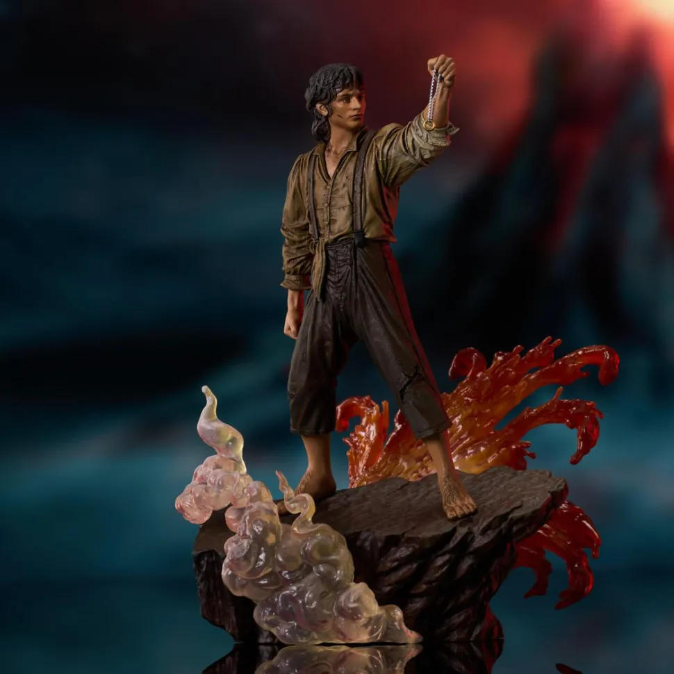The Lord of the Rings - Frodo Baggins Gallery Deluxe 8" PVC Diorama Statue