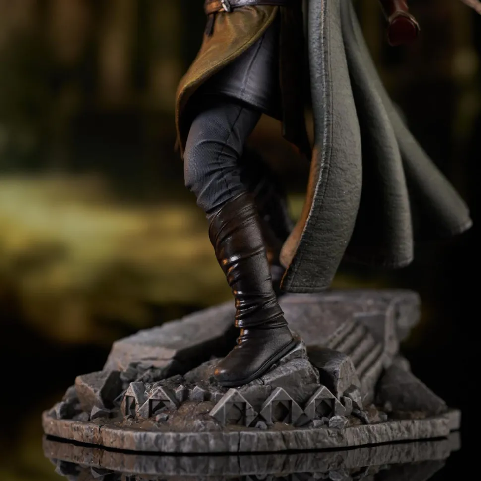 The Lord of the Rings - Legolas Deluxe Gallery 10" PVC Diorama Statue