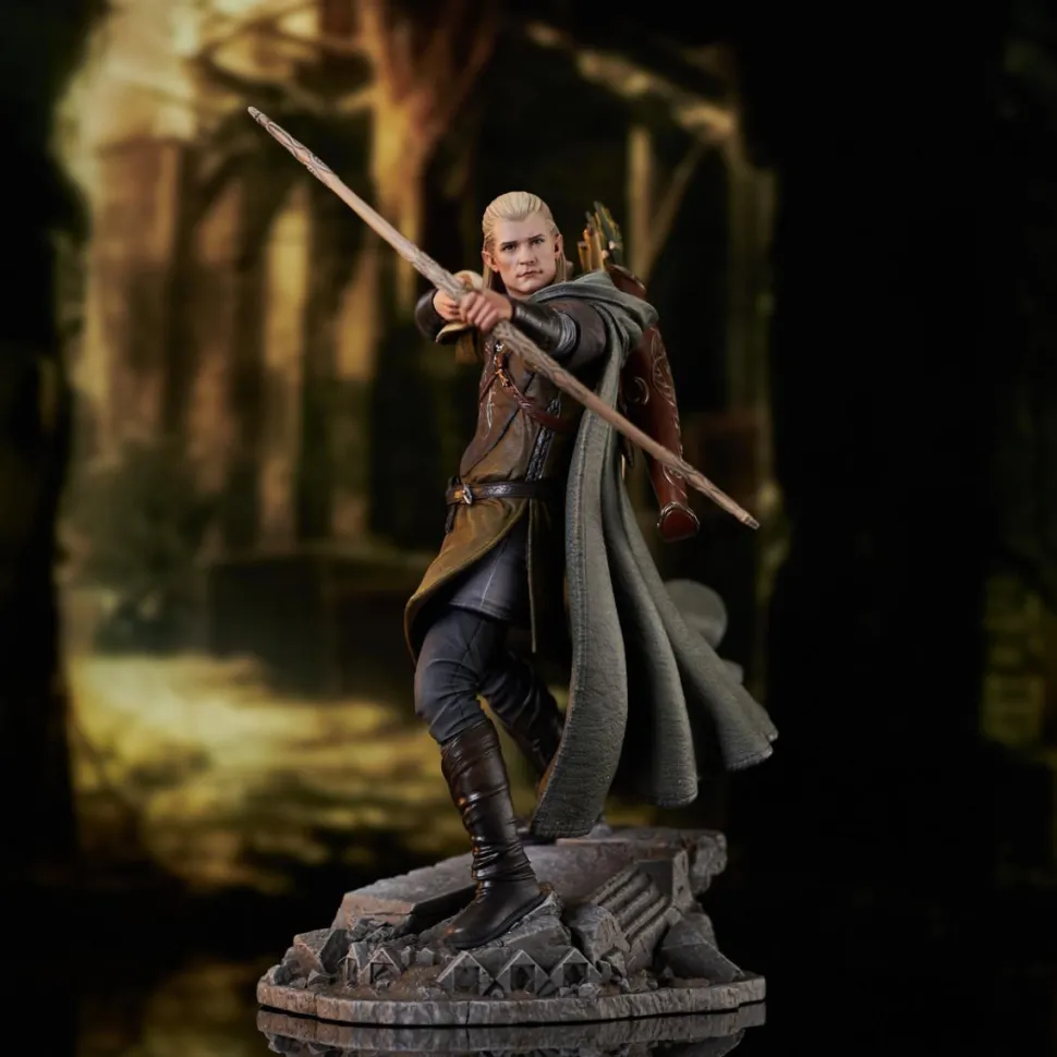 The Lord of the Rings - Legolas Deluxe Gallery 10" PVC Diorama Statue