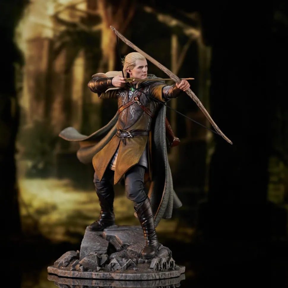 The Lord of the Rings - Legolas Deluxe Gallery 10" PVC Diorama Statue