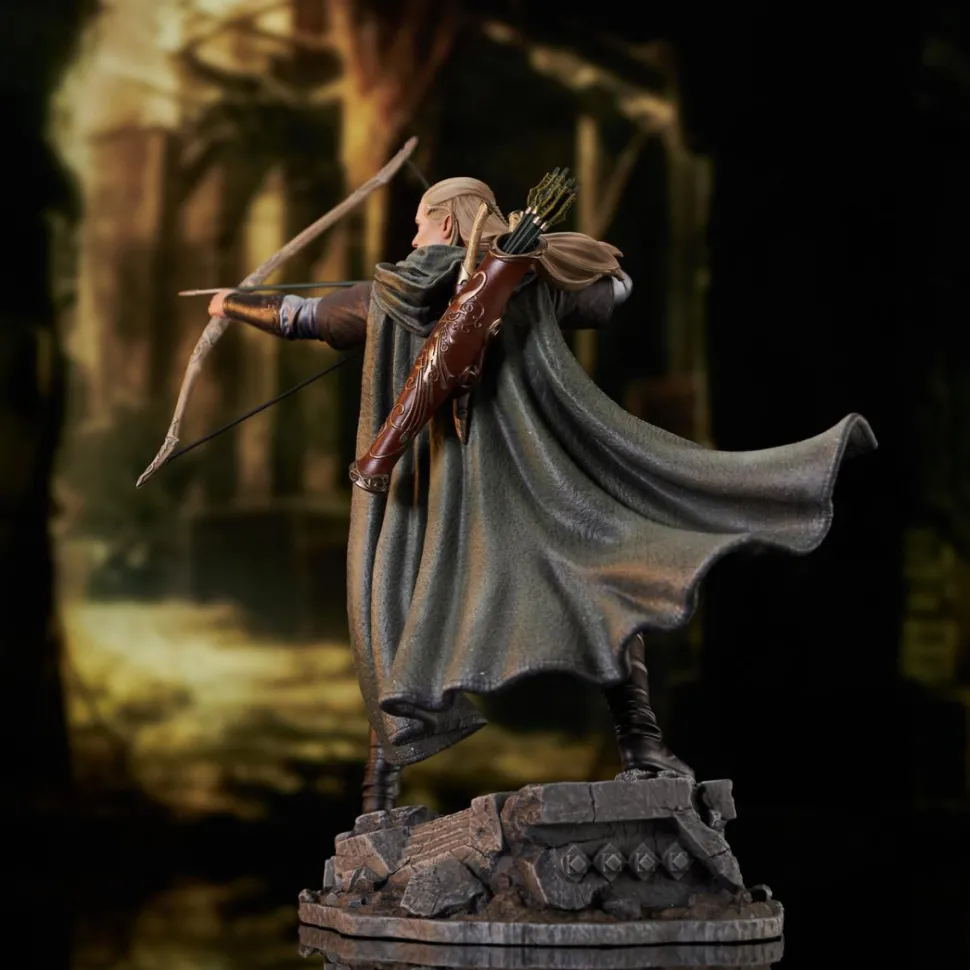 The Lord of the Rings - Legolas Deluxe Gallery 10" PVC Diorama Statue