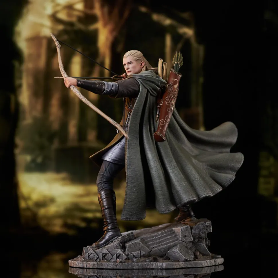 The Lord of the Rings - Legolas Deluxe Gallery 10" PVC Diorama Statue