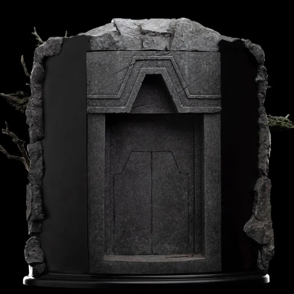 The Lord of the Rings - The Doors of Durin 11" Diorama Statue
