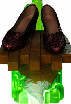 The Wizard of Oz (1939) - Ruby Slippers 1/2 Scale Replica with Light-up Statue Stand