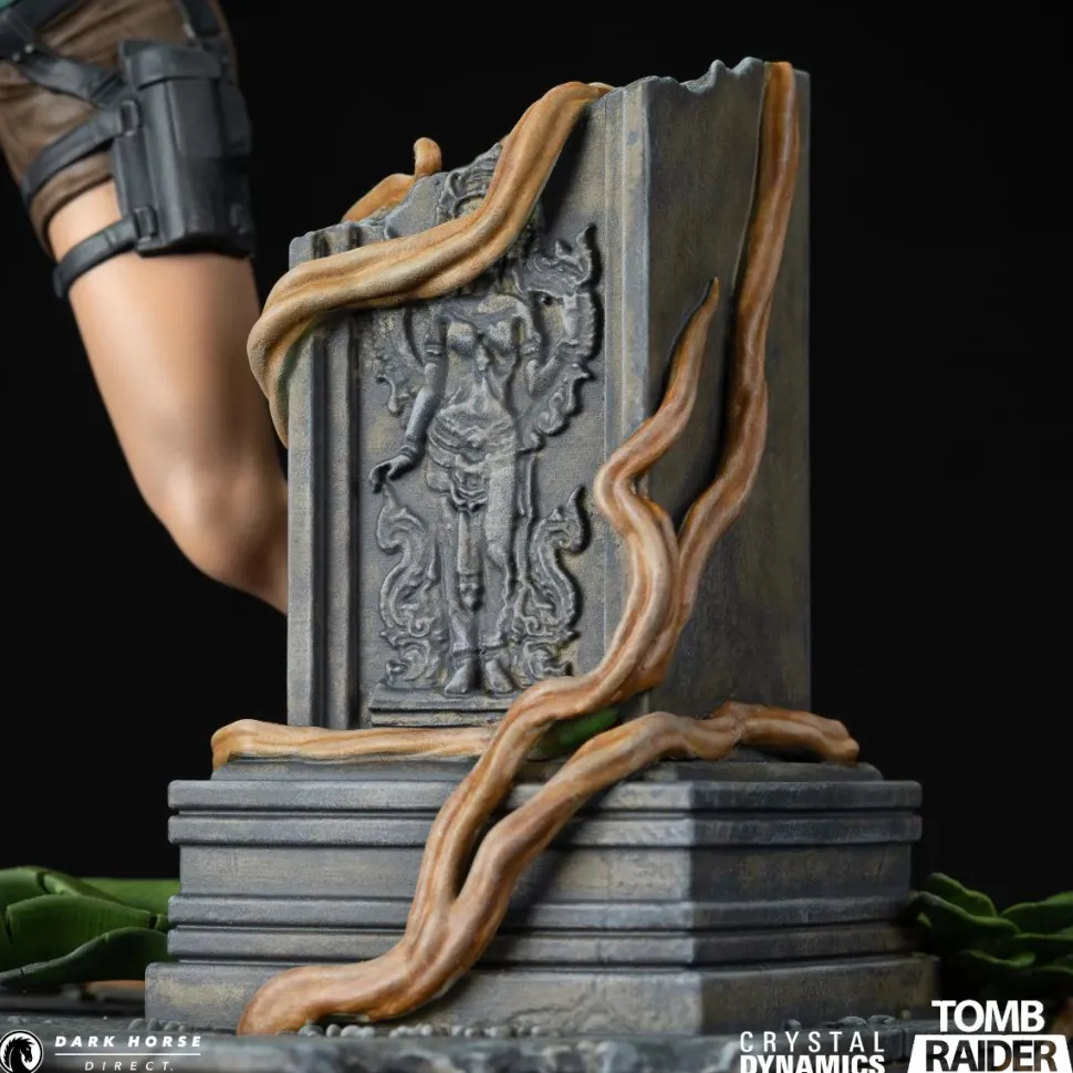 Tomb Raider - Lara Croft 9" PVC Statue