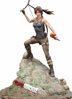 Tomb Raider - Lara Croft (Survivor Era) 11" Statue