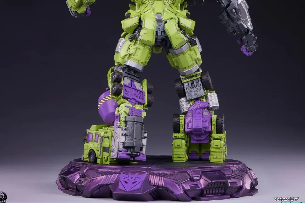 Transformers - Devastator 45" Museum Scale Statue