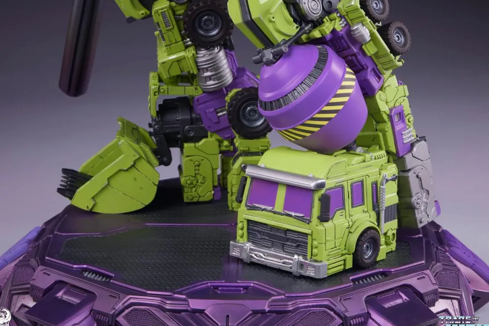 Transformers - Devastator 45" Museum Scale Statue