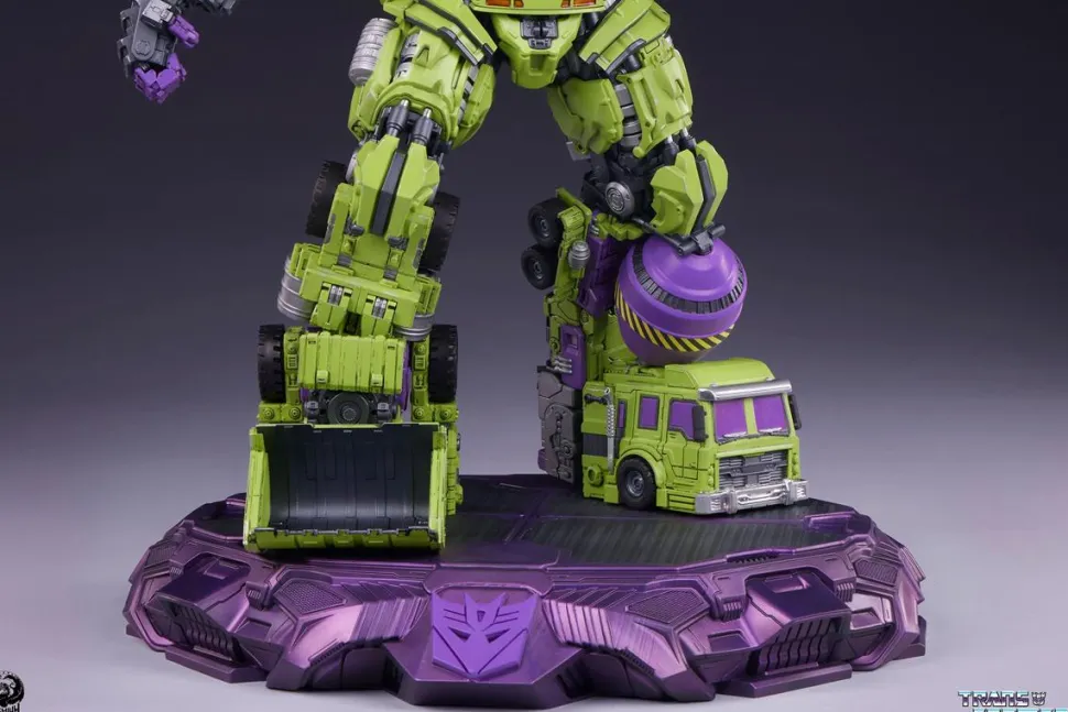 Transformers - Devastator 45" Museum Scale Statue