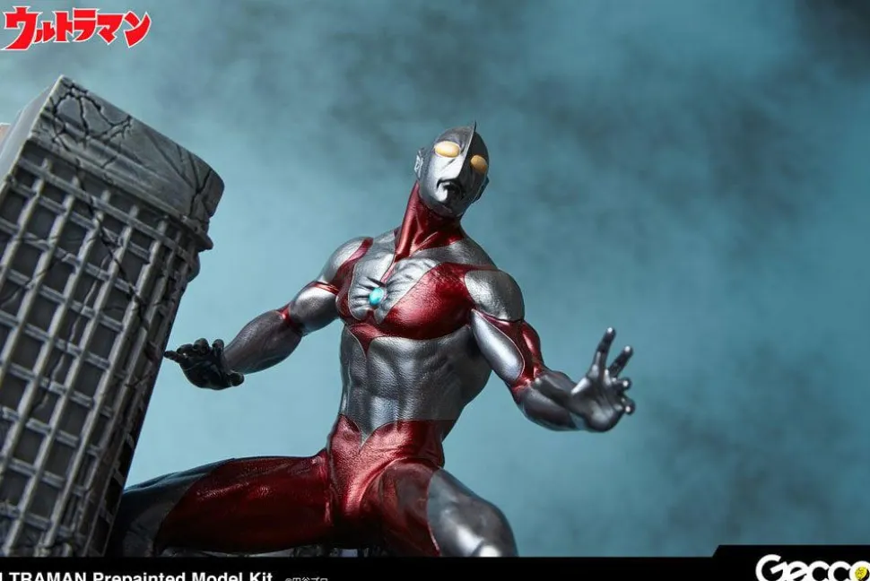 Ultraman (1966) - Ultraman Pre-Painted 11” Model Kit Statue