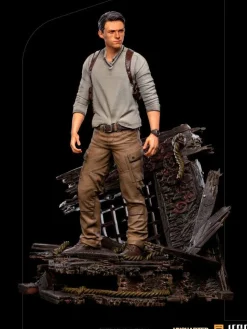 Uncharted (2022) - Nathan Drake Deluxe 1/10th Scale Statue