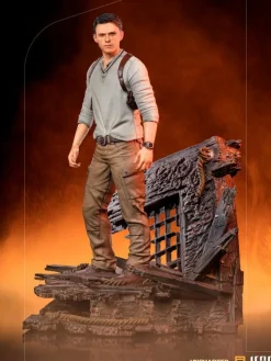 Uncharted (2022) - Nathan Drake Deluxe 1/10th Scale Statue