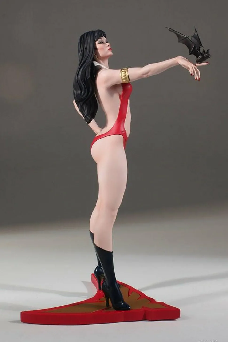 Vampirella - Vampirella 1/6th Scale Statue by Jose Gonzalez