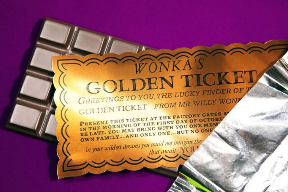 Willy Wonka & the Chocolate Factory - Golden Ticket, Wonka Bar & Everlasting Gobstopper Replica Set