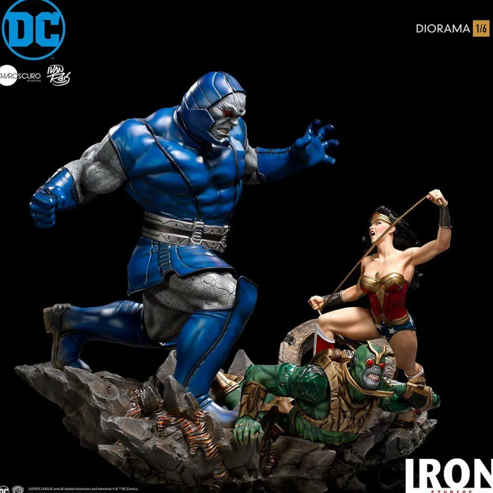 Wonder Woman - Wonder Woman vs Darkseid 1/6th Scale Diorama Statue
