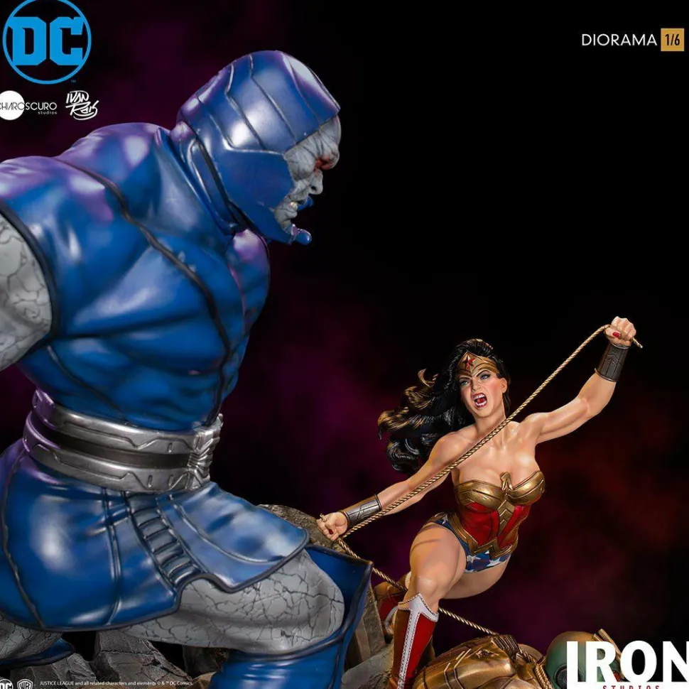 Wonder Woman - Wonder Woman vs Darkseid 1/6th Scale Diorama Statue
