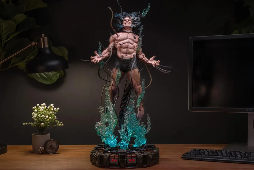 X-Men - Wolverine (Weapon X) Premium Format Statue
